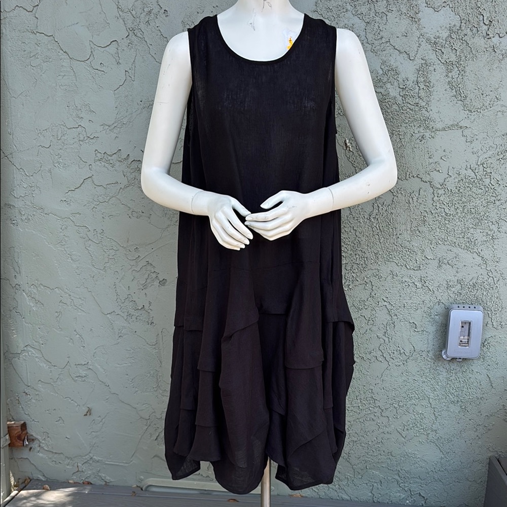 West Love Los Angeles Black Sleeveless Layered Dress